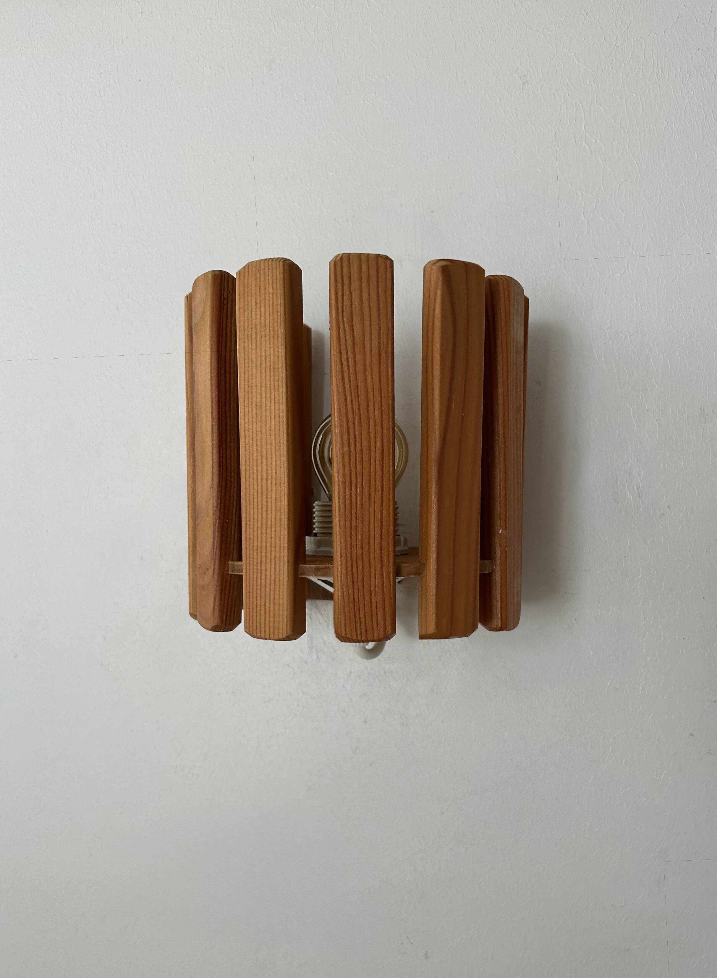 Vintage pine wall lamp, Sweden 1970
