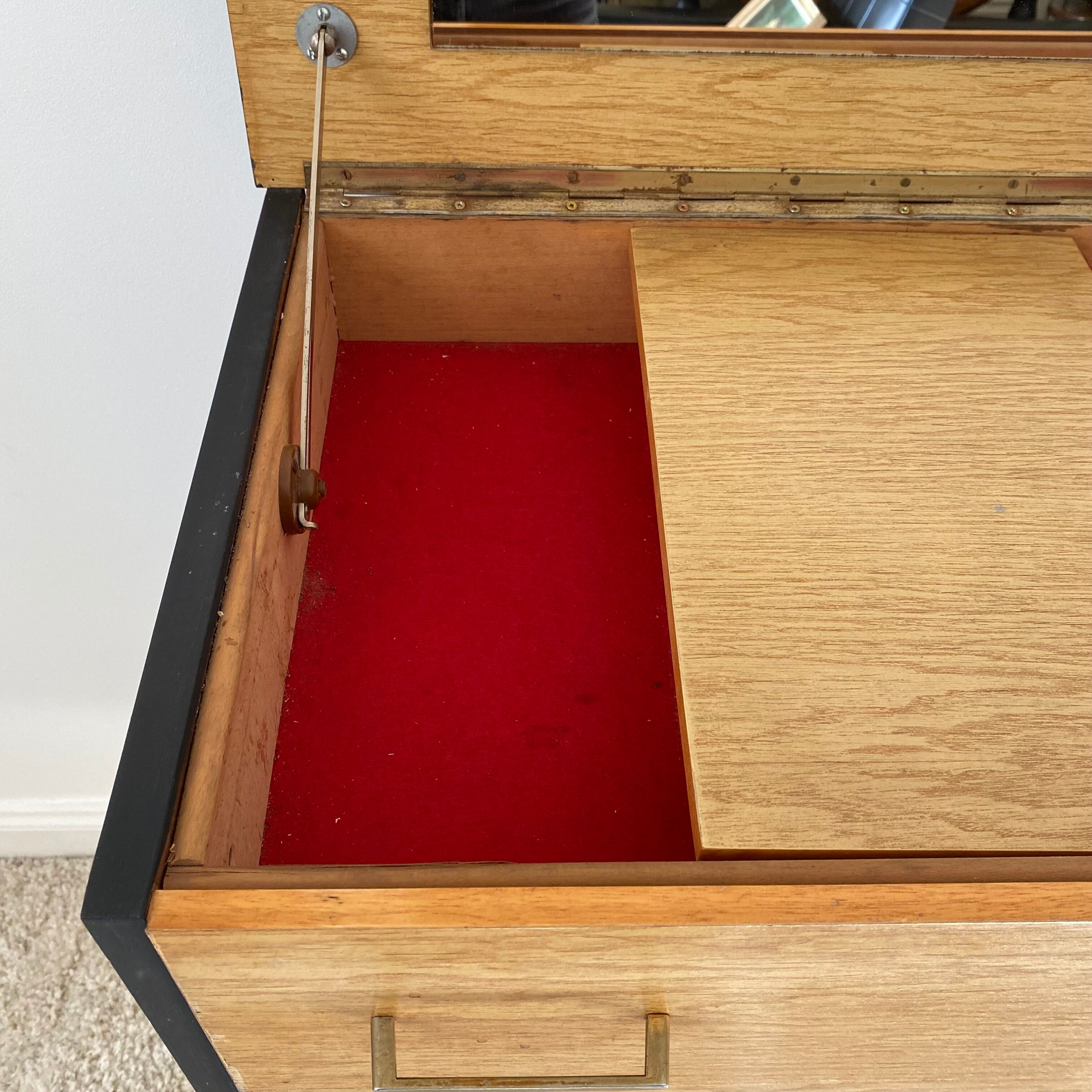 Vintage dressing table chest of drawers