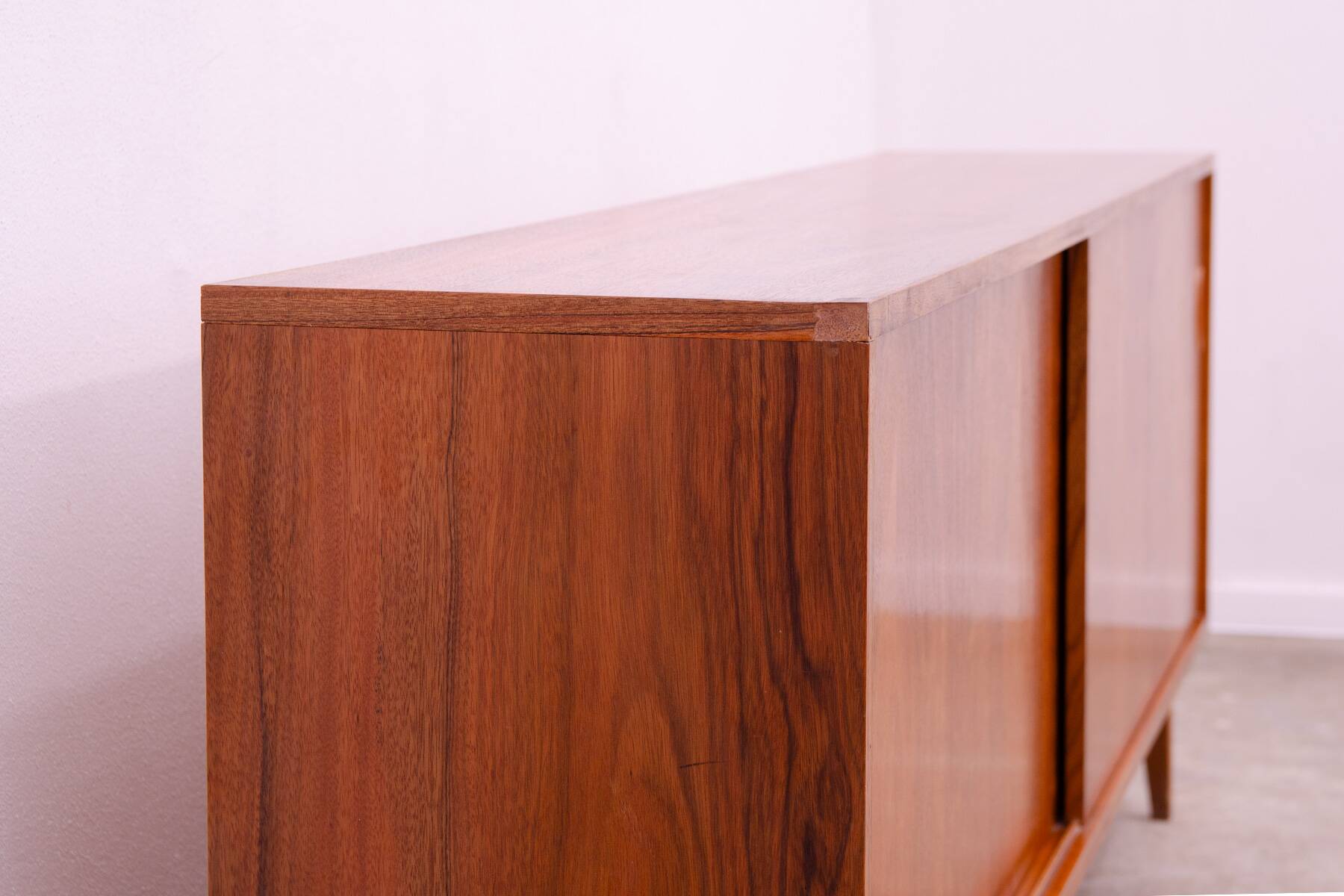 Enfilade longue de style scandinave par Sedláček & Vyčítal, Tchécoslovaquie, années 1960