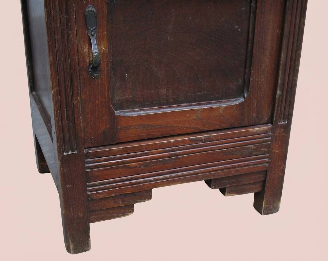 Pair of Art Nouveau bedside tables in solid oak, late 19th century.