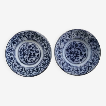 Set of 2 old 18th blue Delfware plates