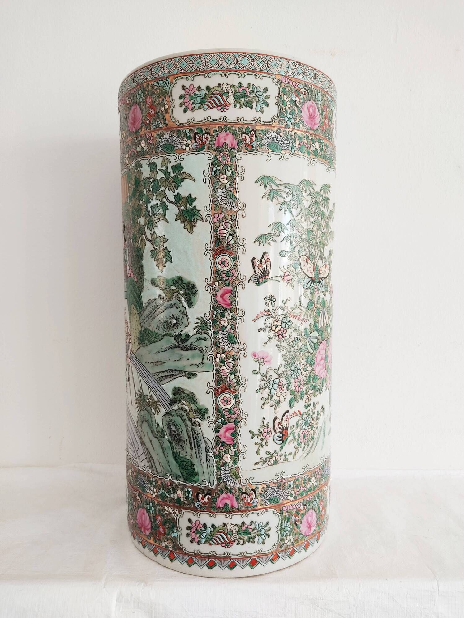 Vase rouleau de 47 cm en porcelaine de Canton Chine