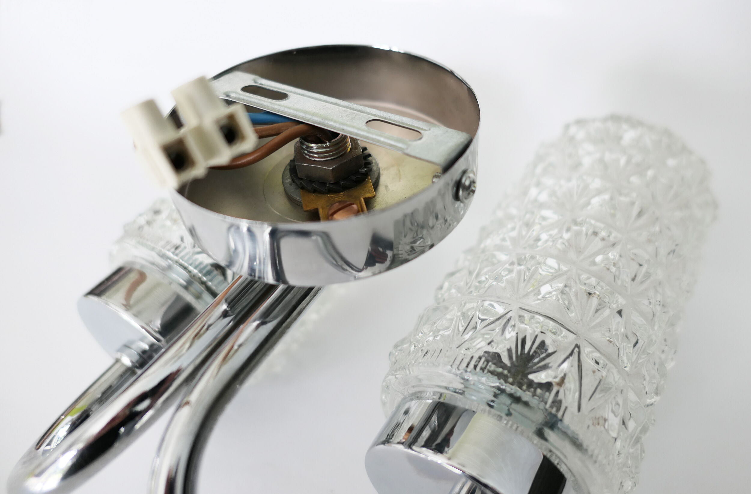 Double wall lamp 1970's chrome and glass