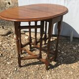 Gateleg oak table