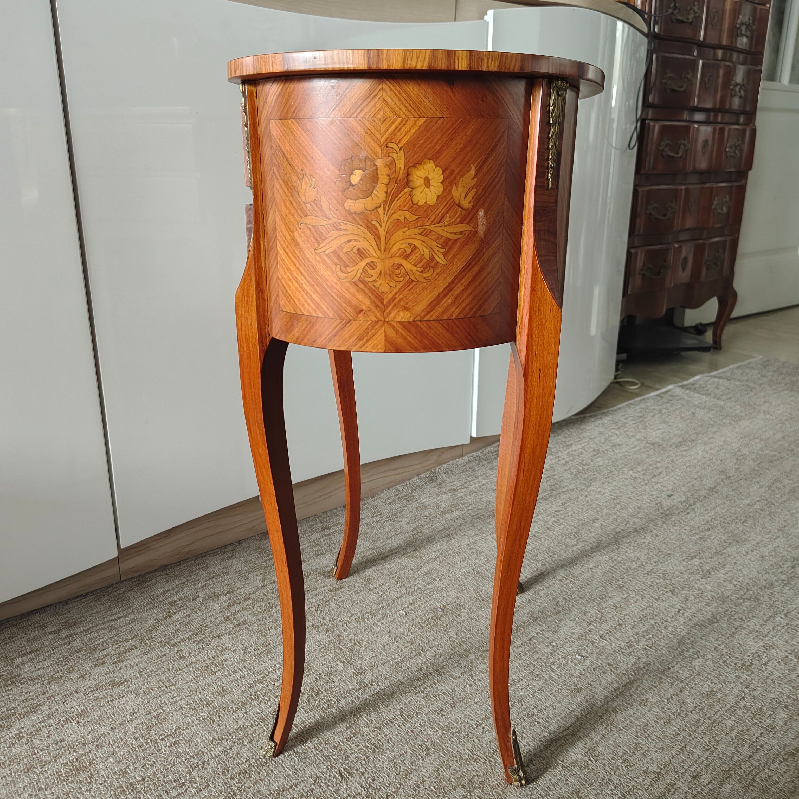 Table de chevet rognon