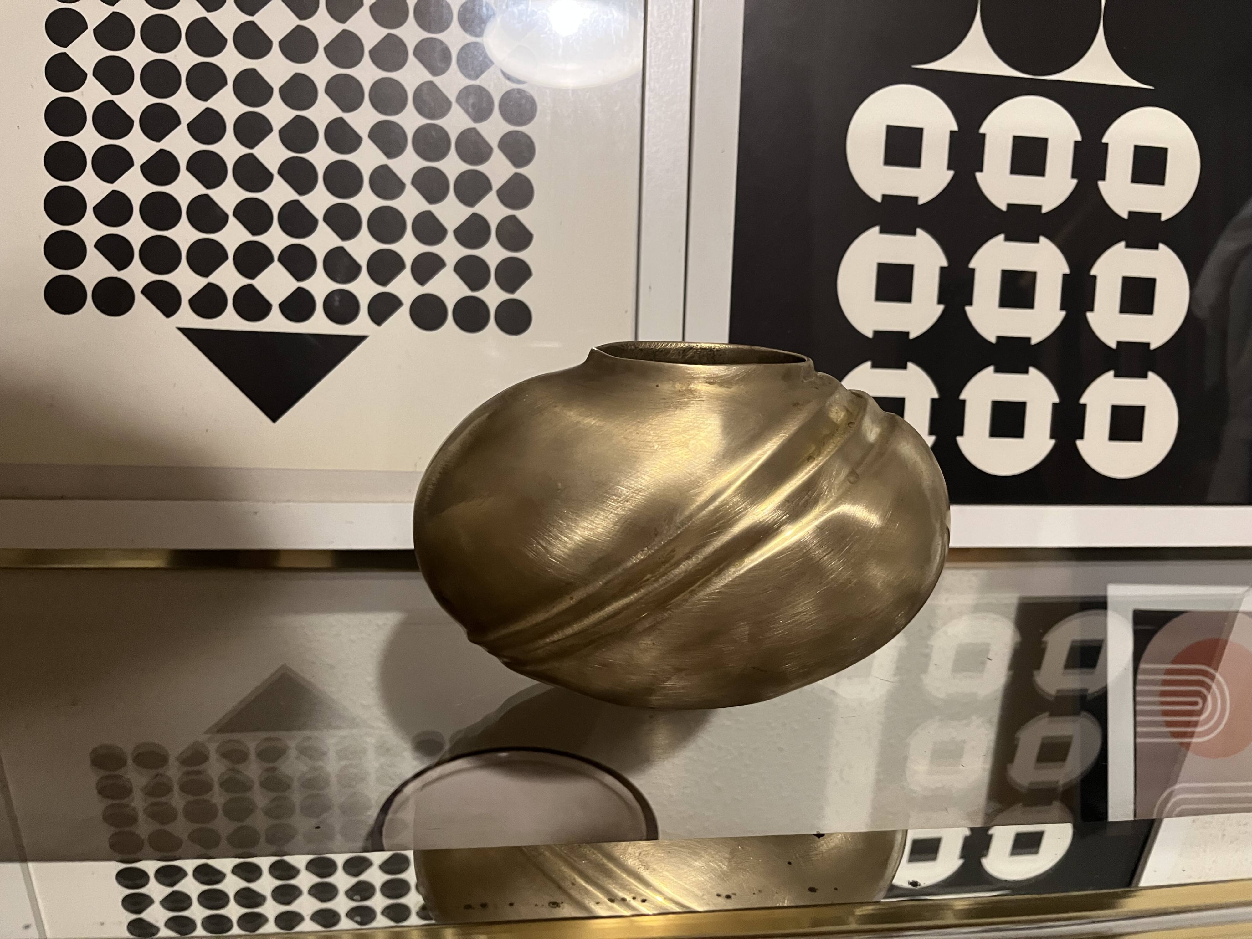 Vase en laiton