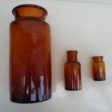 Lot  de 3 flacons anciens en verre ambré