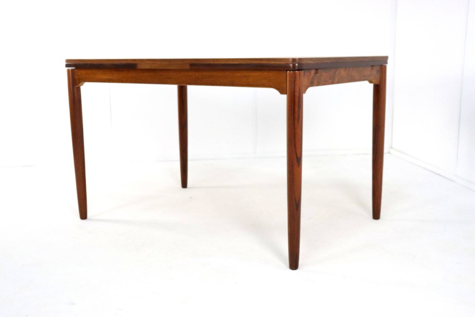 Extendable rectangular dining table in rosewood 'Emmedingen'