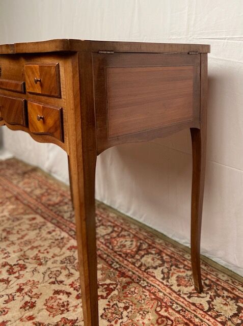 Louis XV dressing table in marquetry 20th