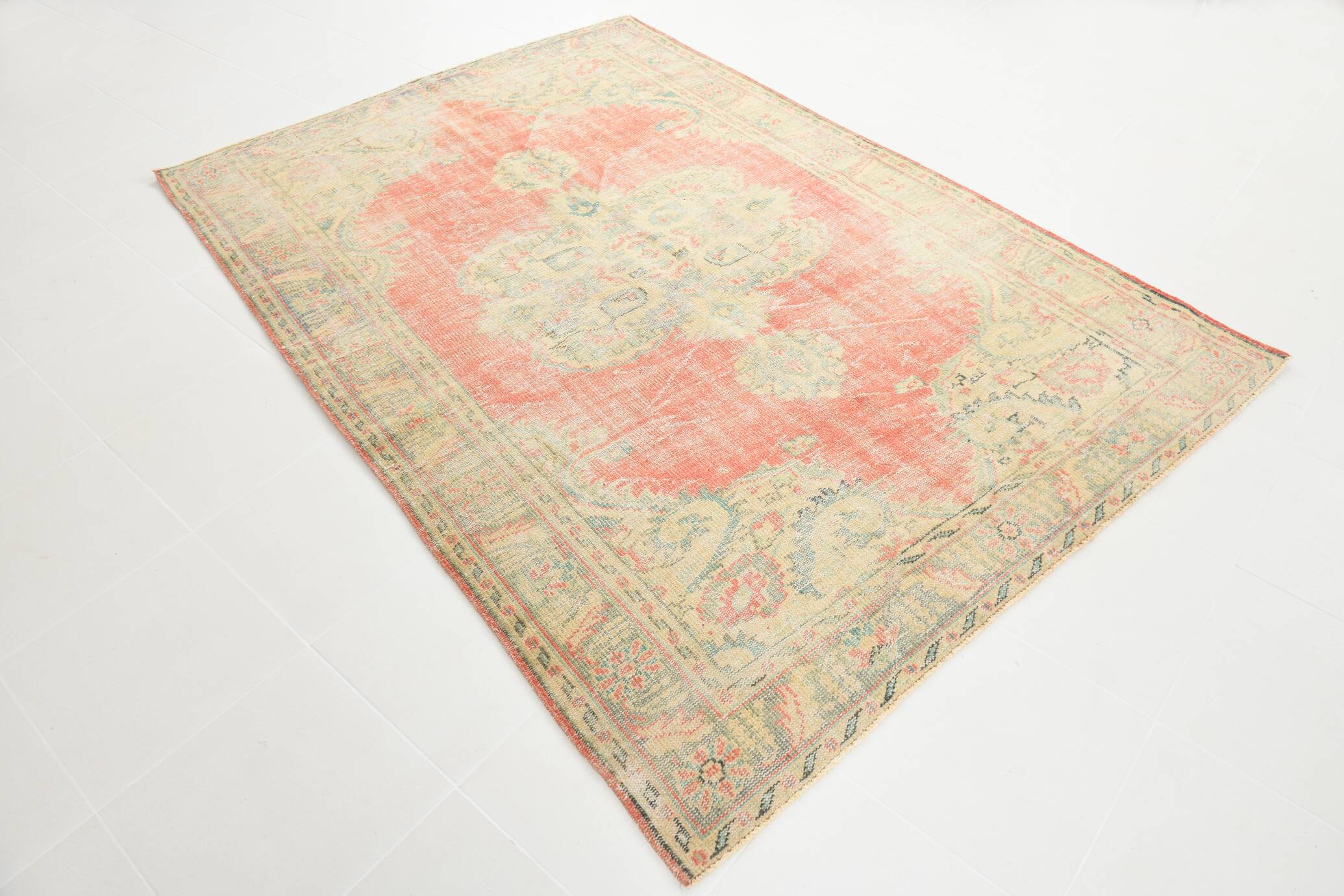 6x9 Soft Beige & Red Geometric Vintage Rug, 181x260 Cm