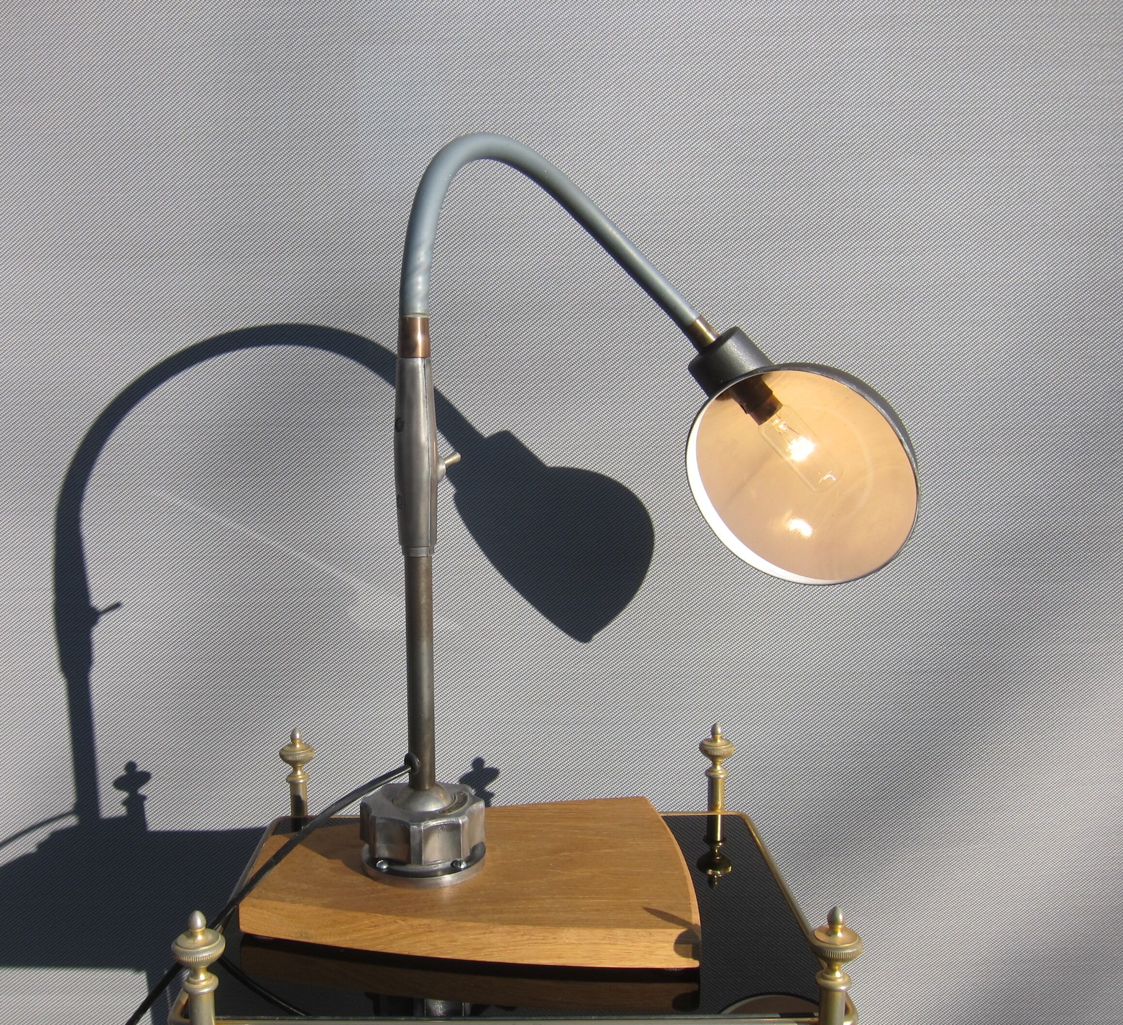 Lamp Ahder oak trapezoid pedestal