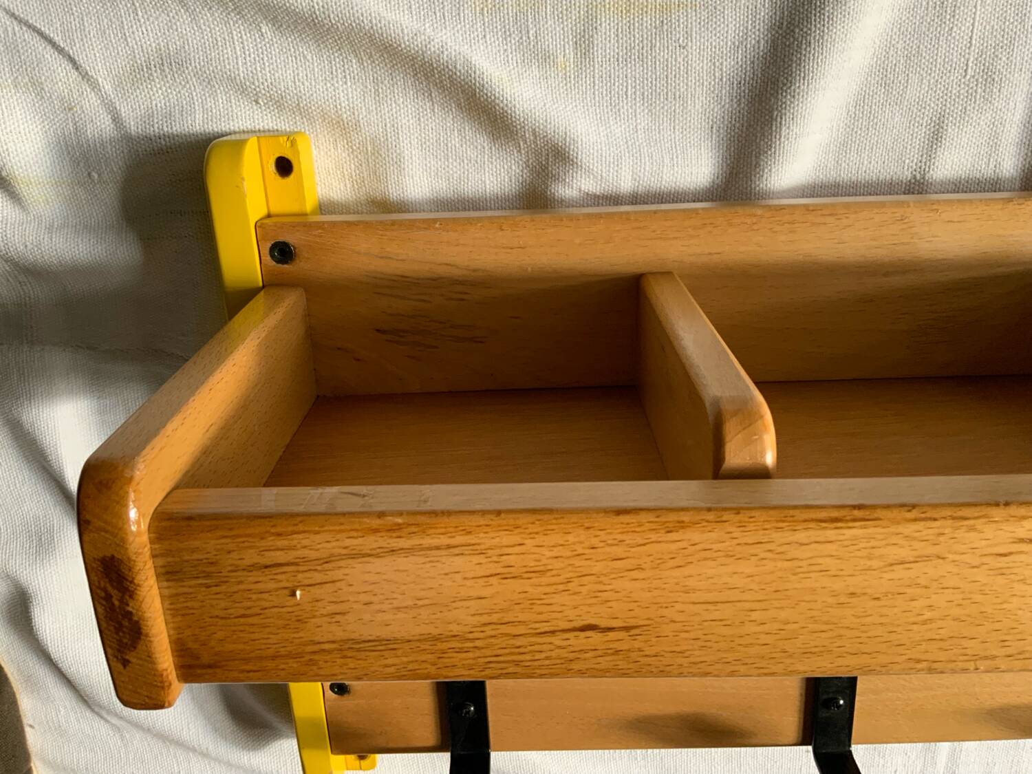 Wall coat rack