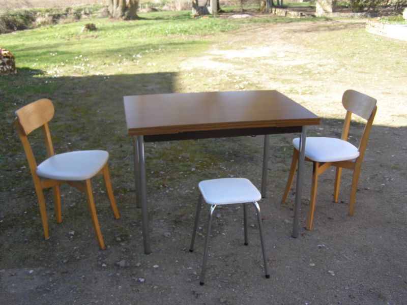 Formica table with 2 extension cords and 2 chairs, 1 stool