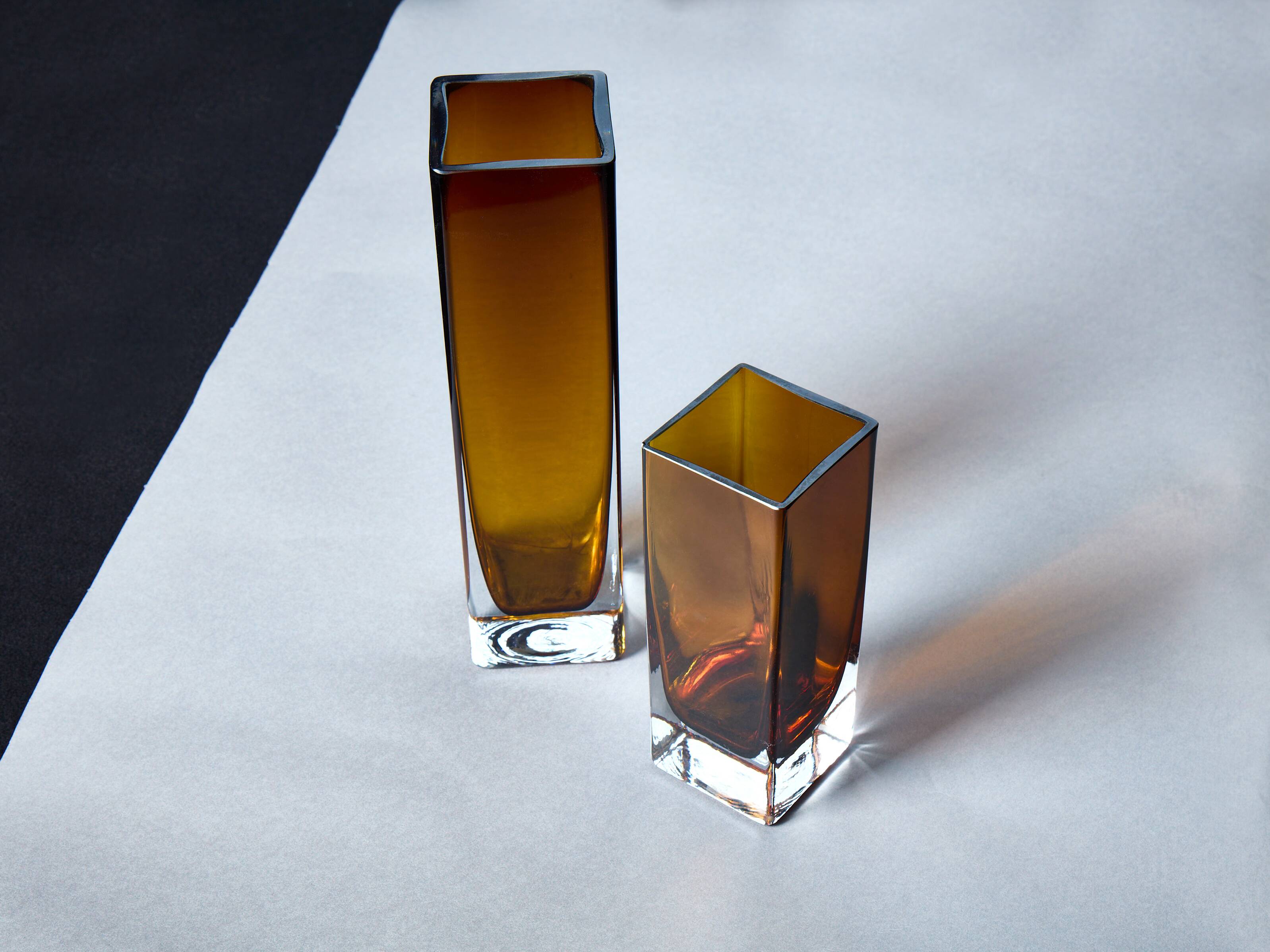 Pair of amber glass vases – Murano Sommerso style