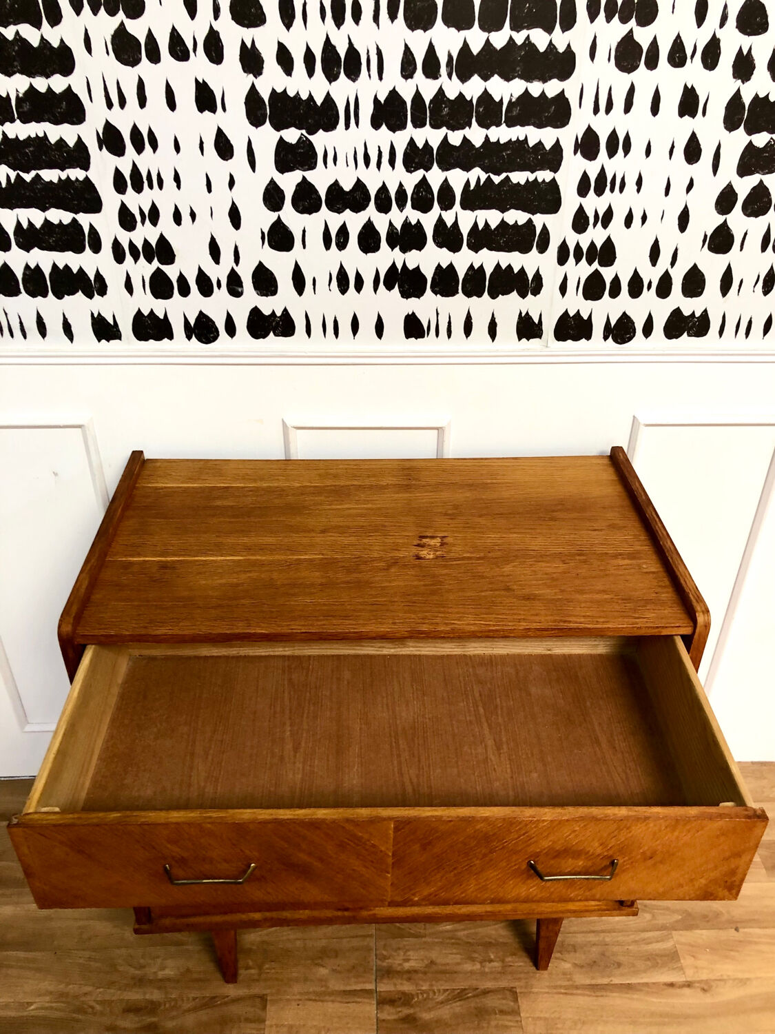 Vintage chest of drawers bobbin feet