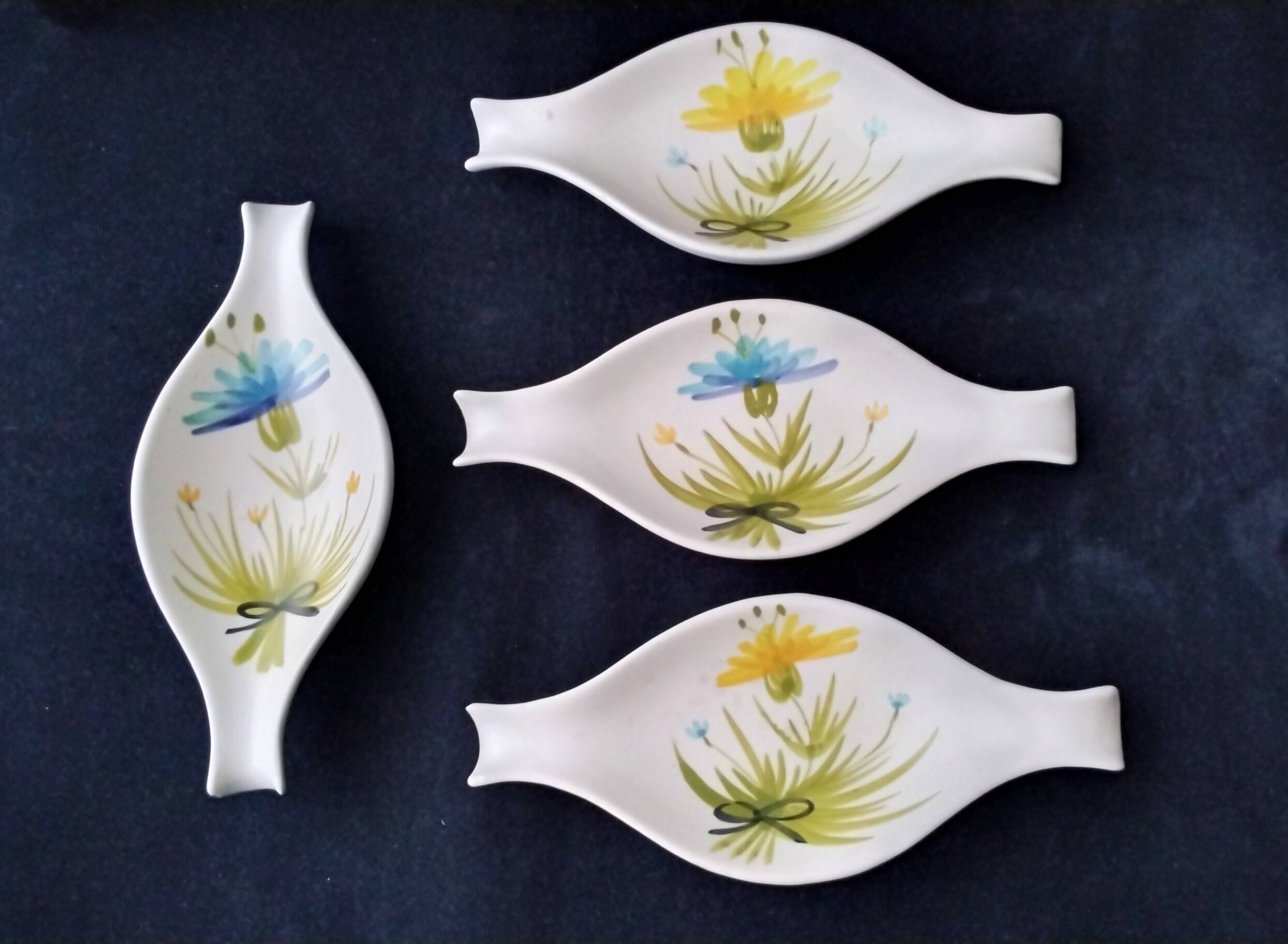 4 ceramic bowls: pocket emptiers, aperitifs, etc.