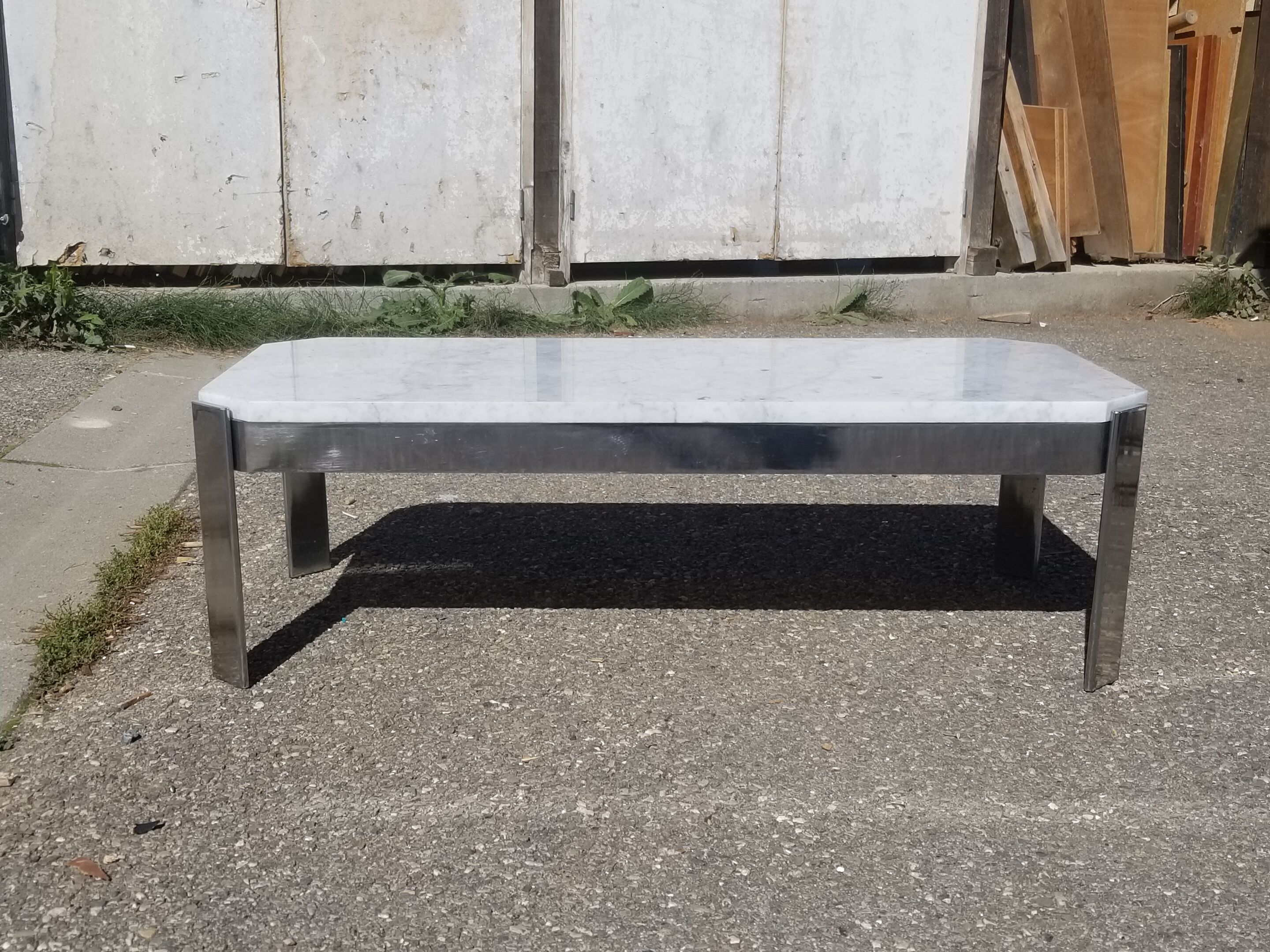 Vintage chrome metal coffee table and white marble top - 70s