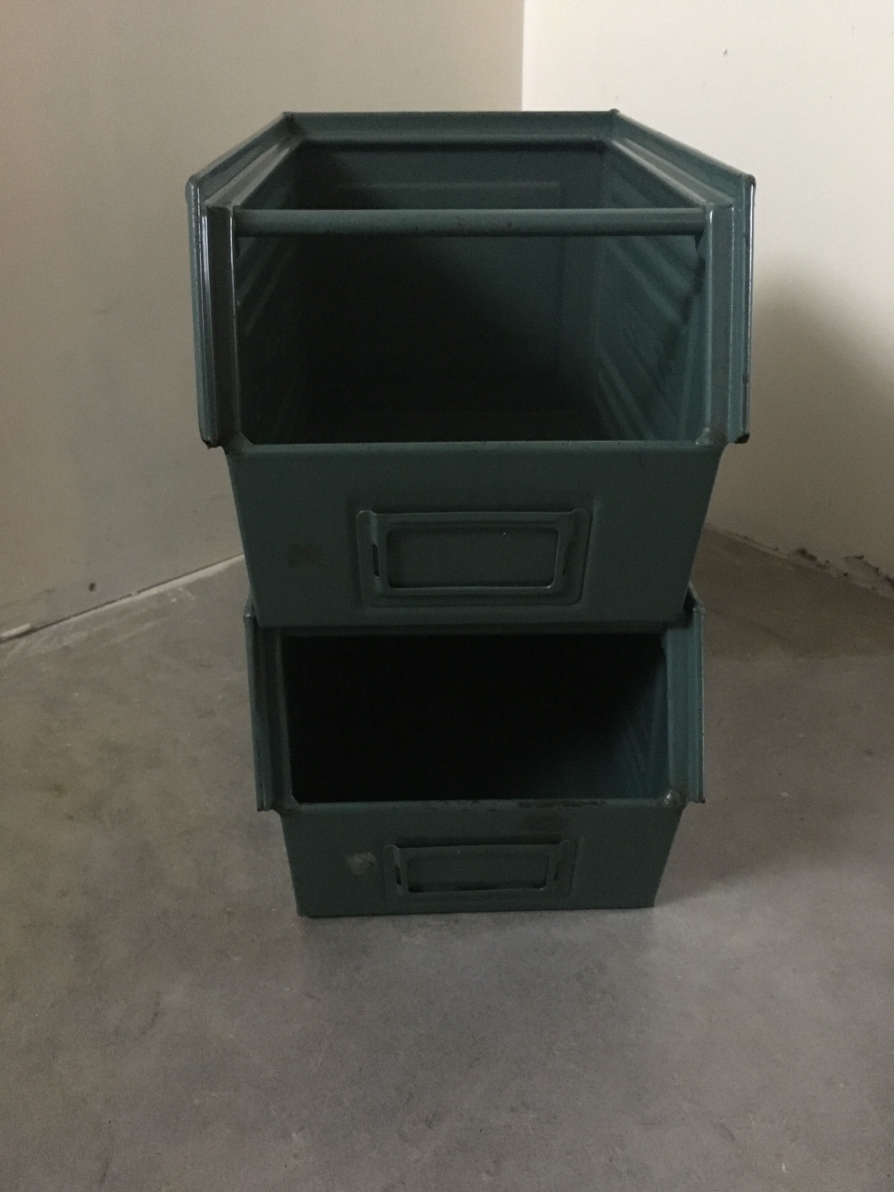 Metal beaked lockers