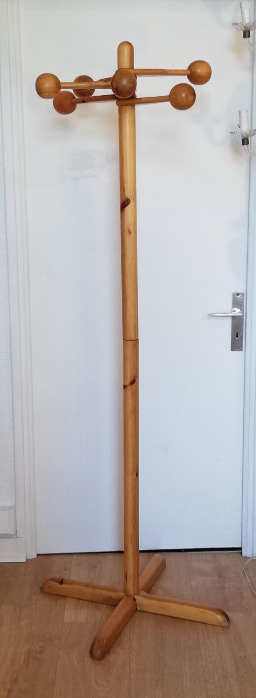 Swedish coat rack in solid pine circa 1970