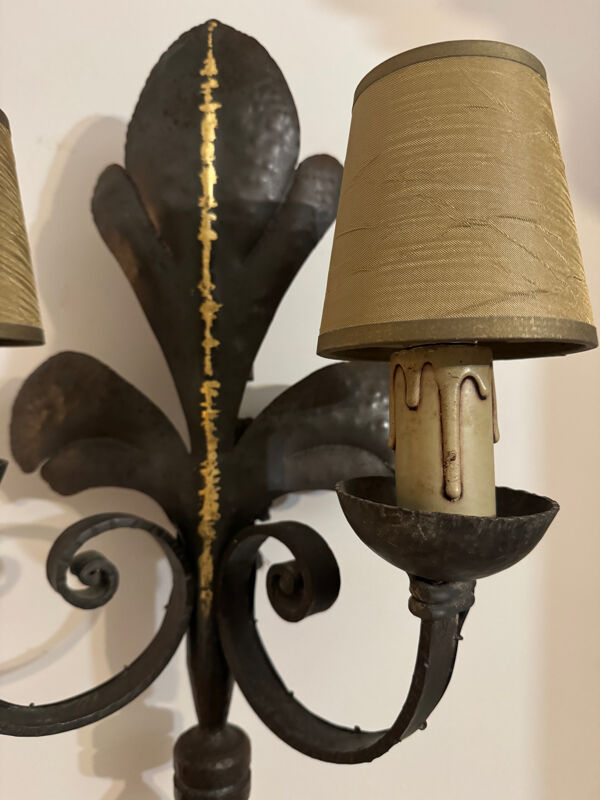 Grande applique fleur de lys fer forgé années 60