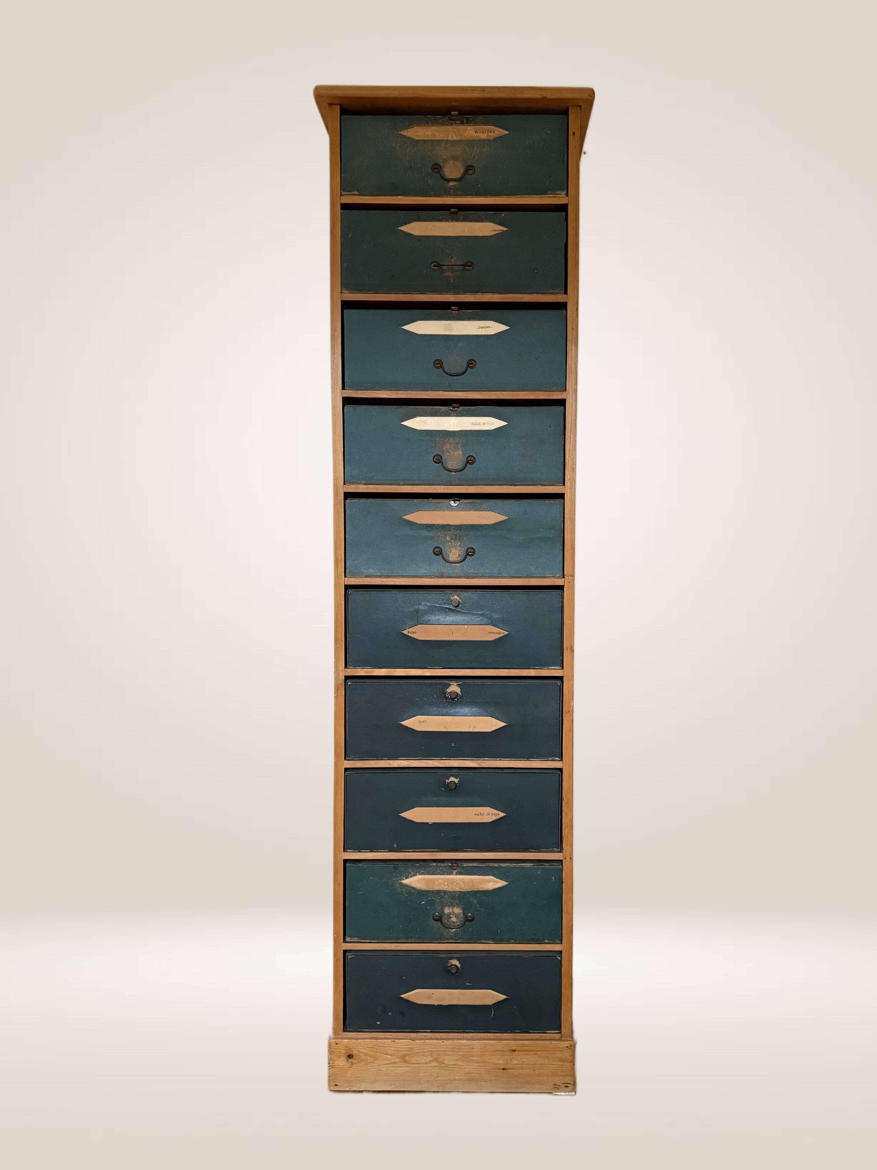 Notary desk with blue flaps, also known as a card index.