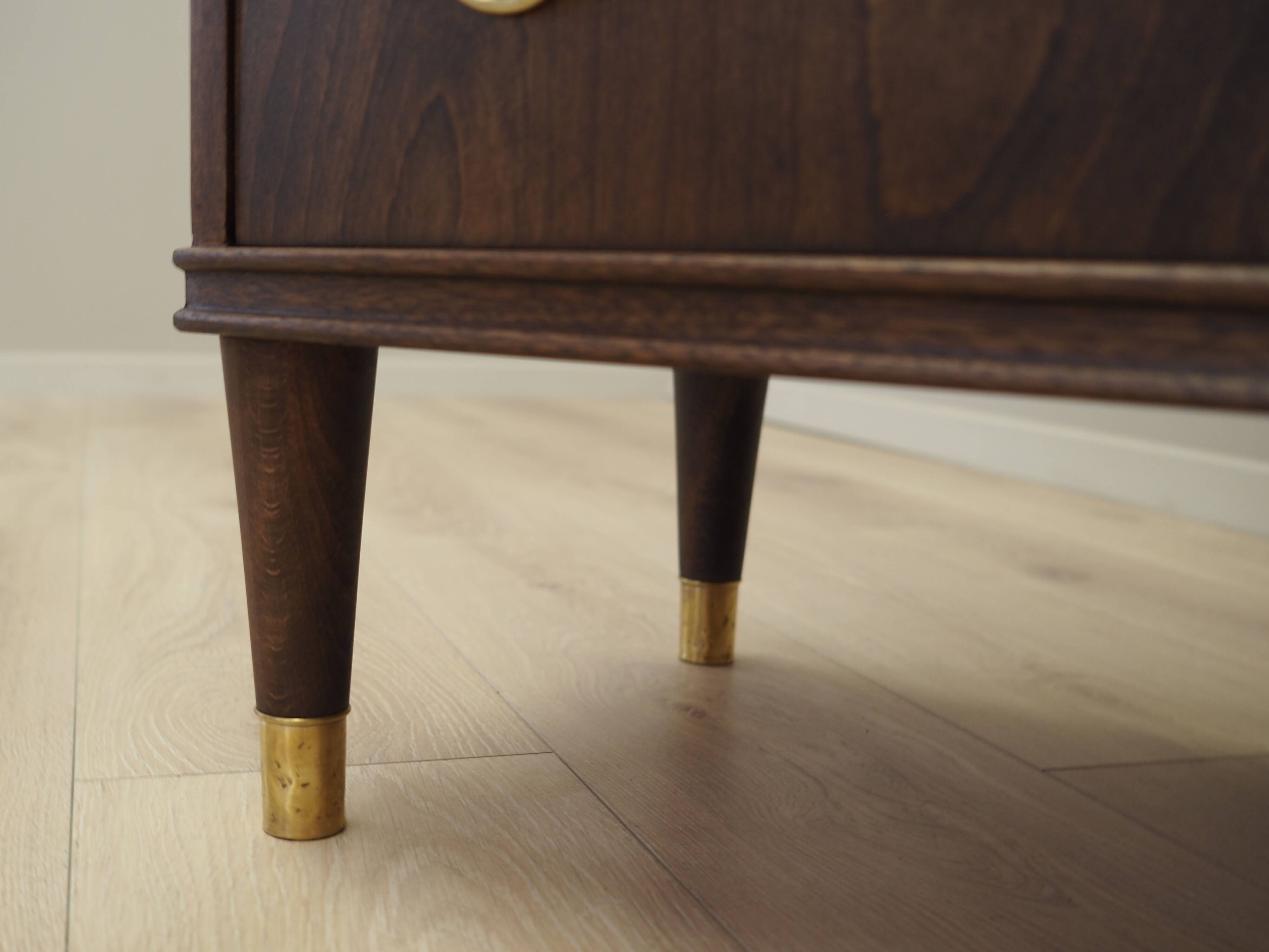 Commode en noyer, design danois, années 1960, production : Danemark