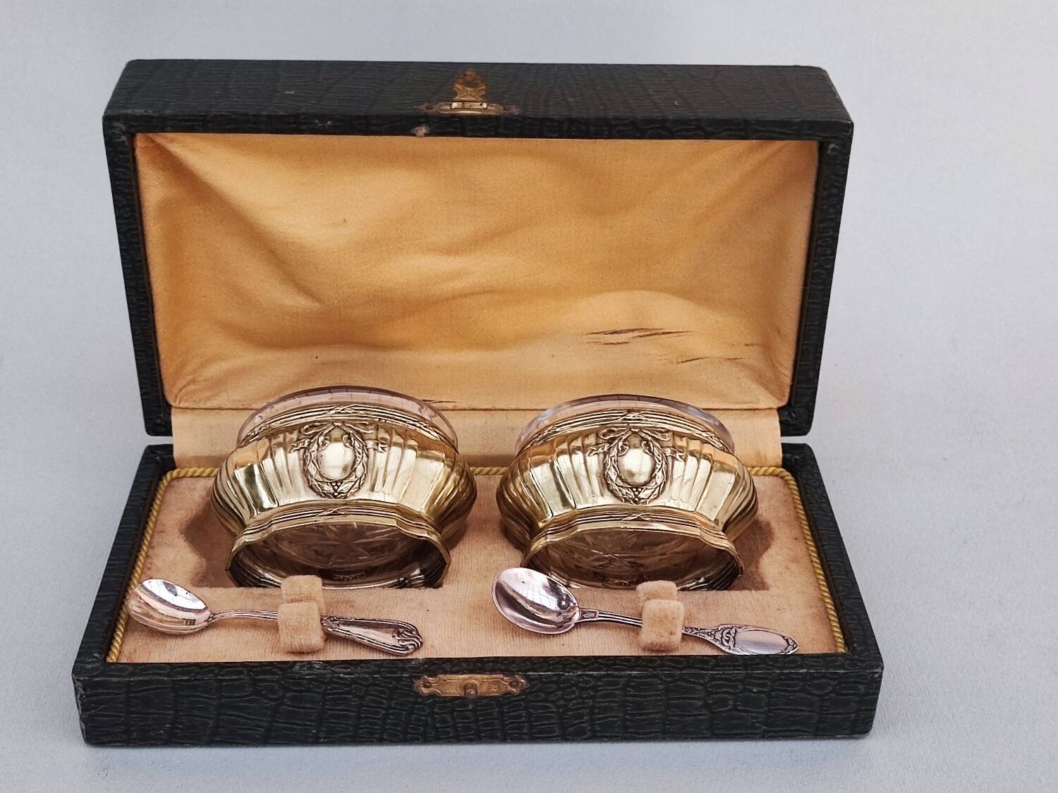 Salt and pepper bowl