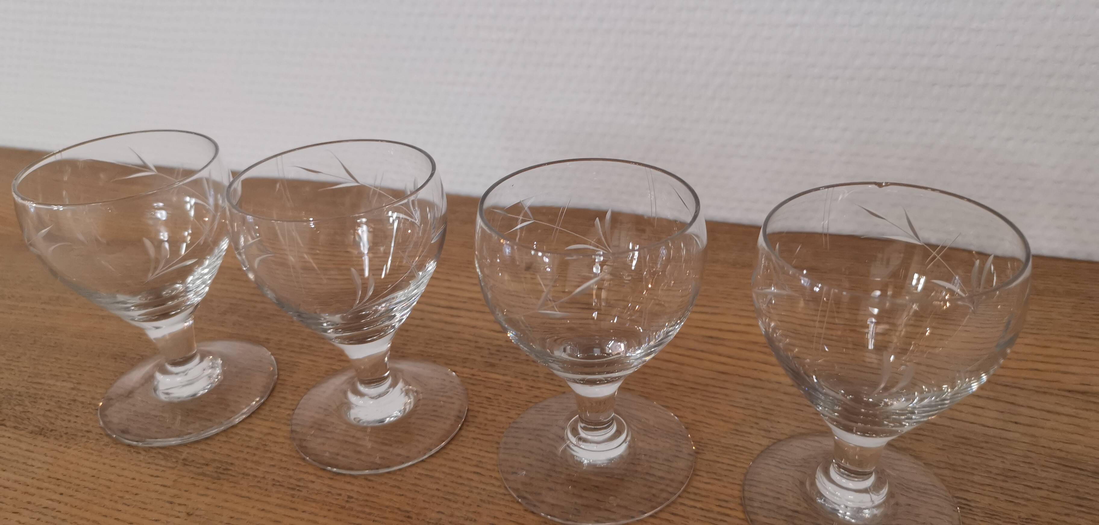 Set of 4 finely engraved vintage port wine glasses