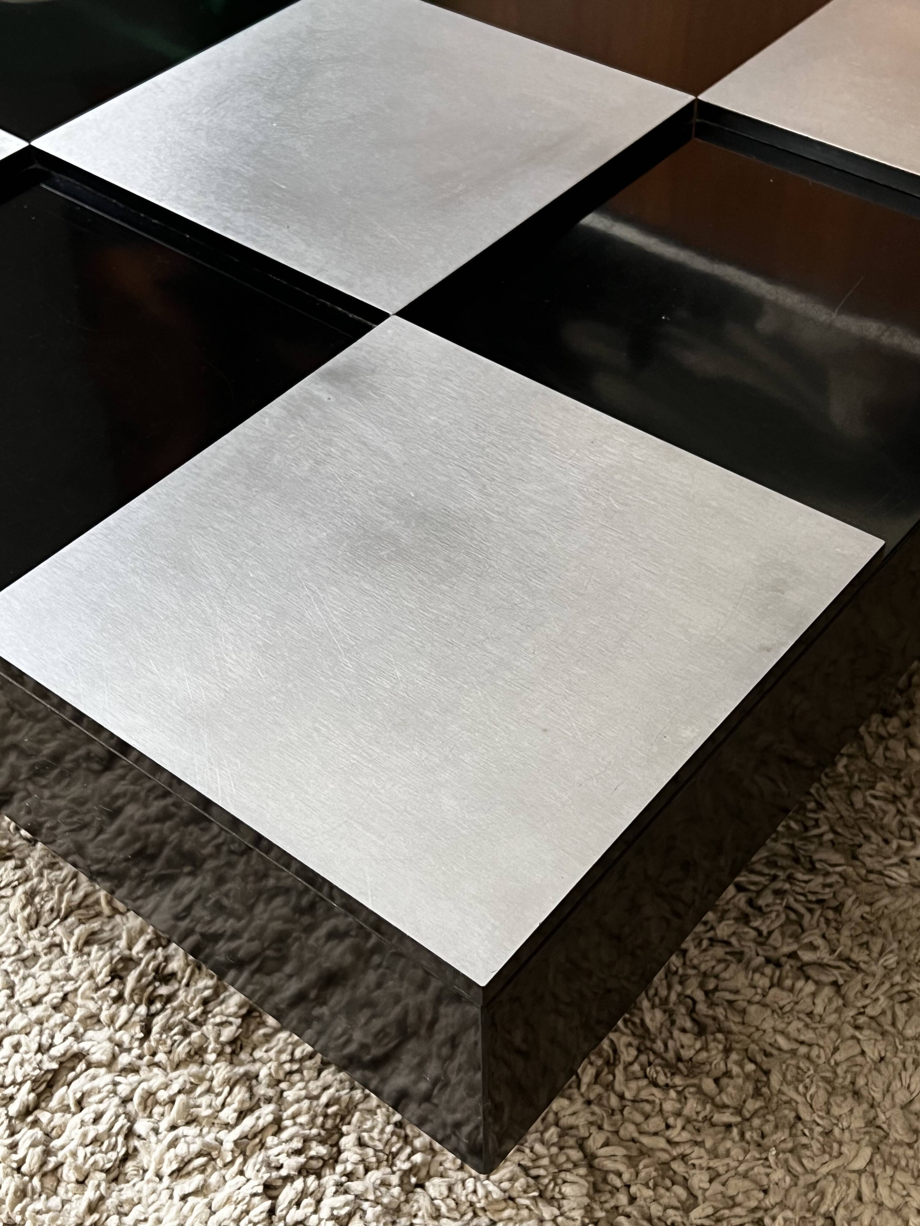 Table basse laque noire et acier brossé 1970