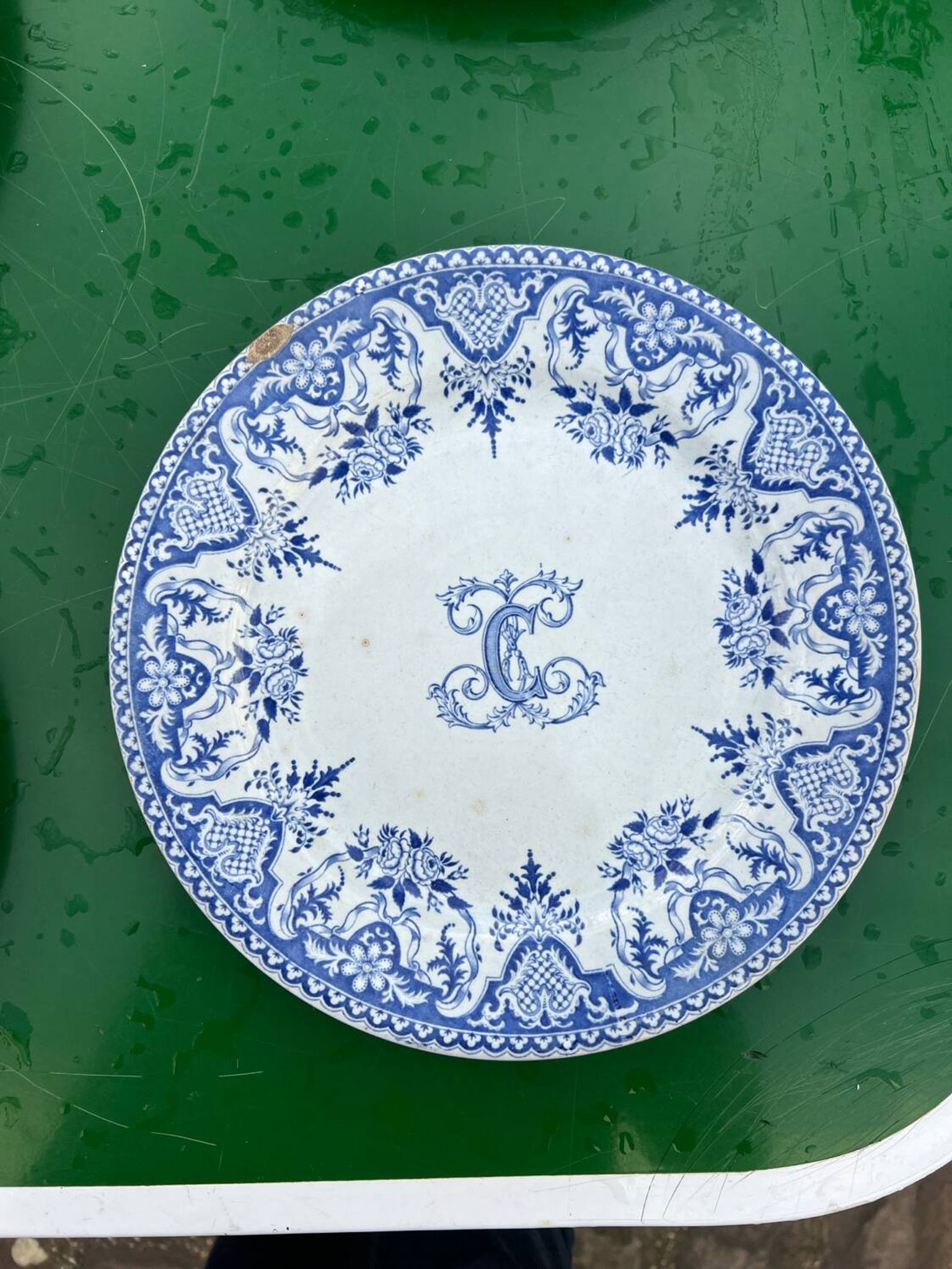 6 assiettes Gien série monogramme « 2nd choix »