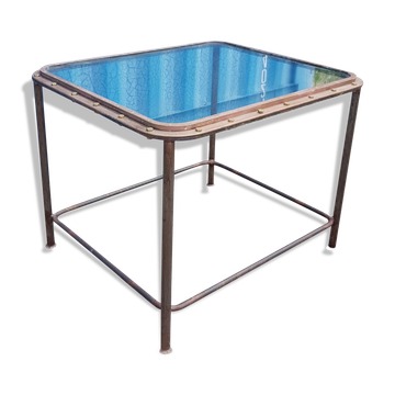 Table avec ancien hublot de bateau en  laiton avec piètement en fer / 100 x 85 x 76 cm