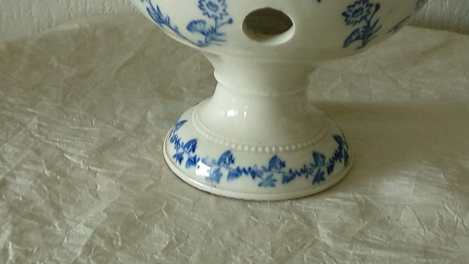 Vase pot a crocus en terre d'acier saint uze drome france