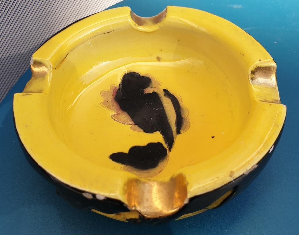 Ashtray yellow and black abstract drawing Monte-Carlo