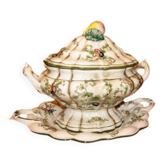 Decorative oval tureen & platter