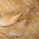 Wooden shoe trees