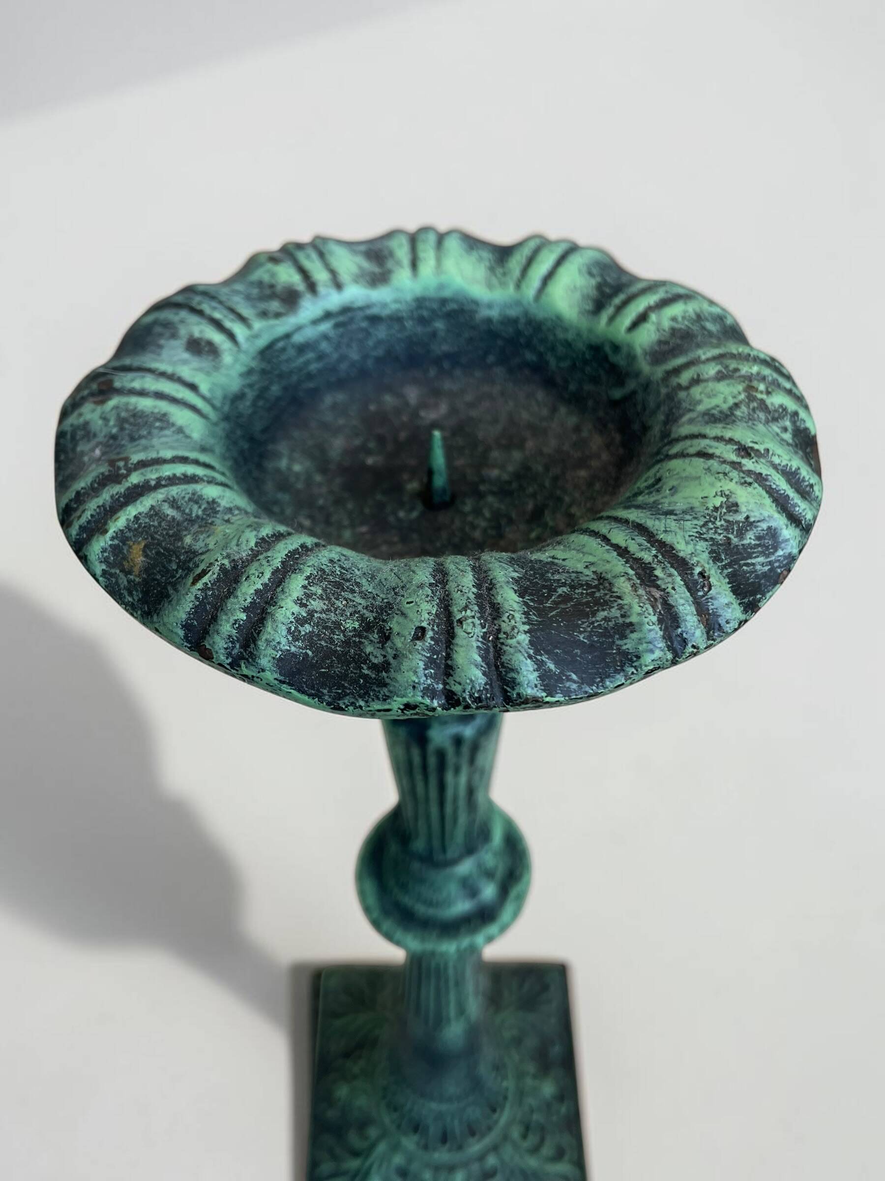 Vintage candlestick holder in patinated green-grey cast iron, 32.5 cm