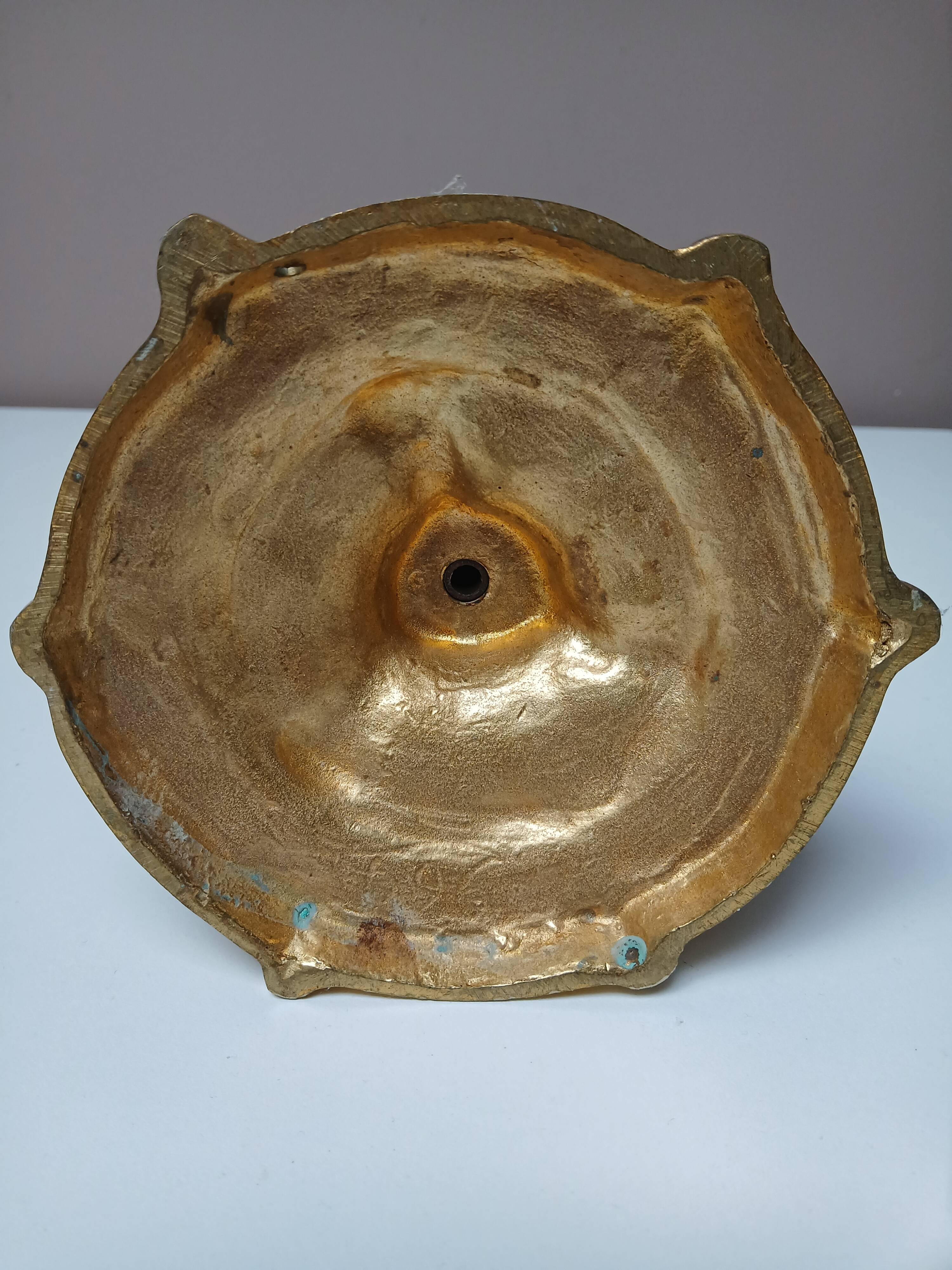 Bronze lamp base, rocaille and voluptuous decor