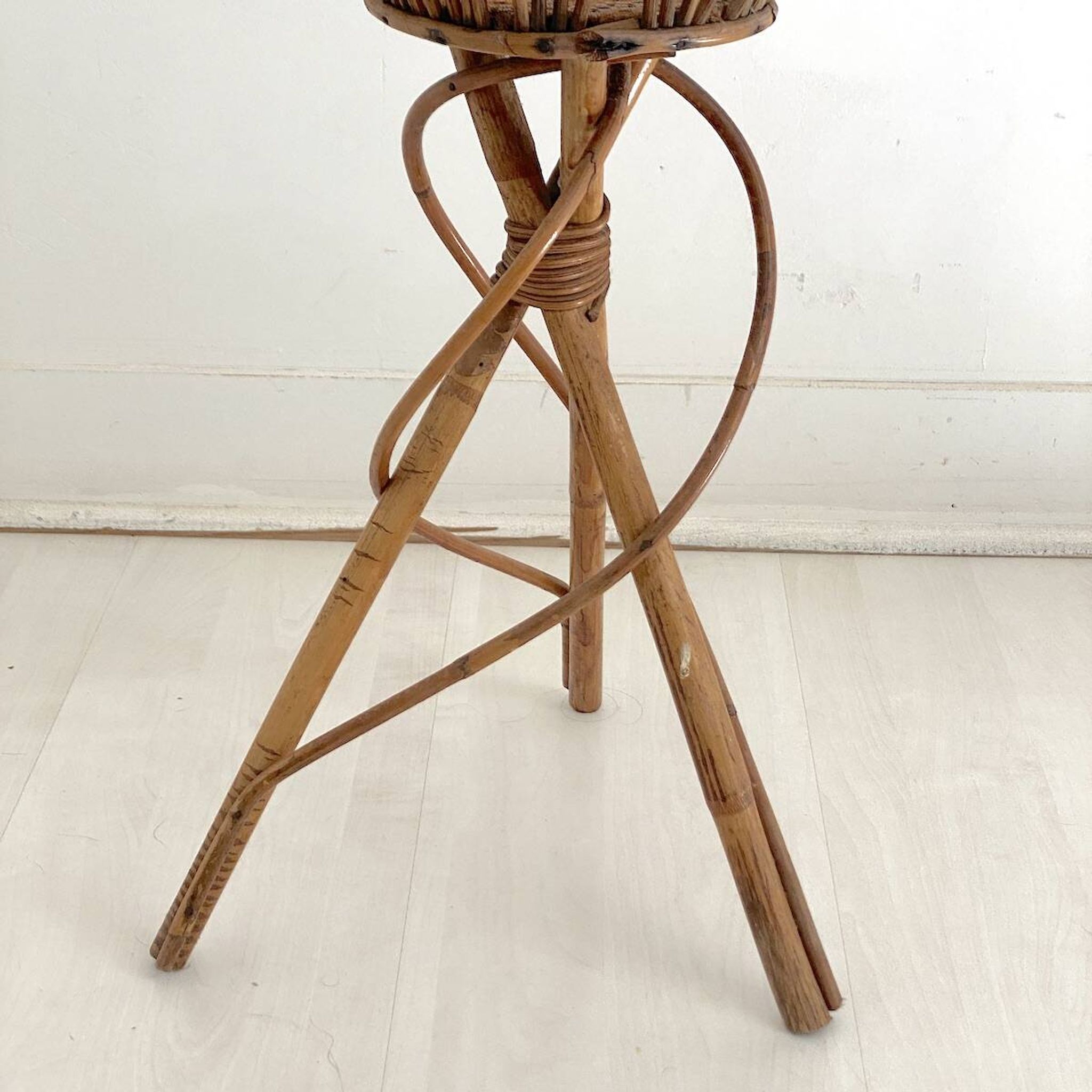 Porte plante en rotin vintage 70's