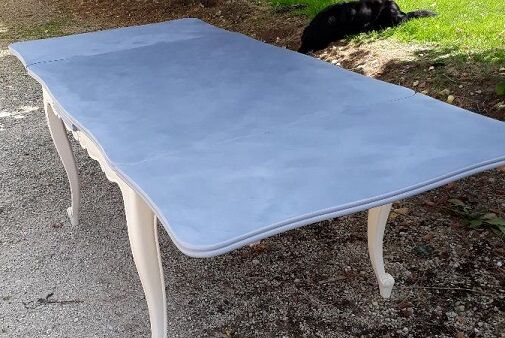 Extendable table style Louis XV