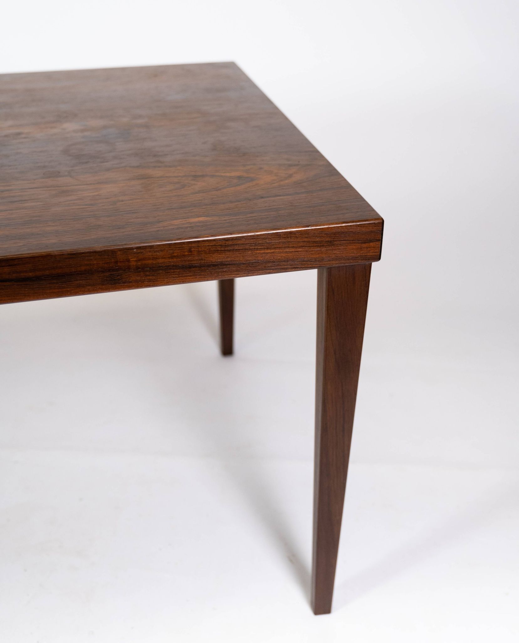 Table basse en bois de rose de design danois des années 1960.