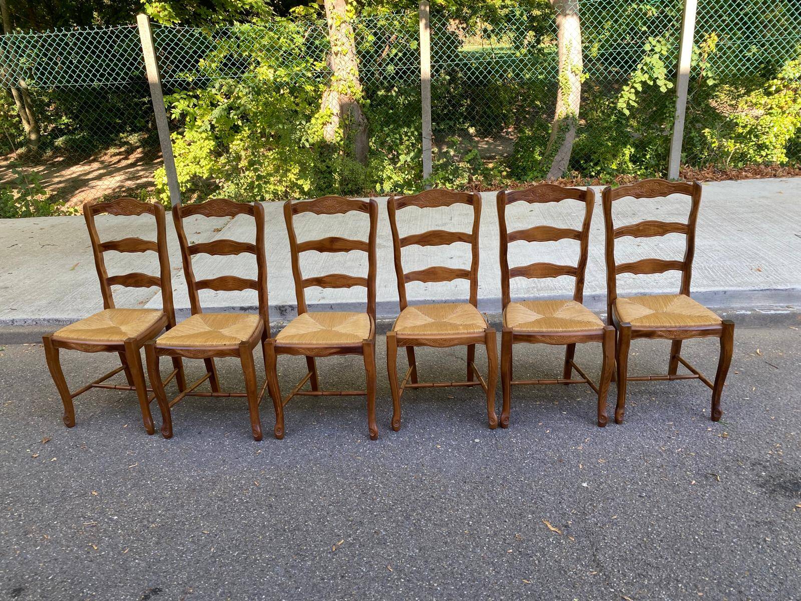 Set of 6 Provençal Louis XV chairs in solid oak with straw seats 198