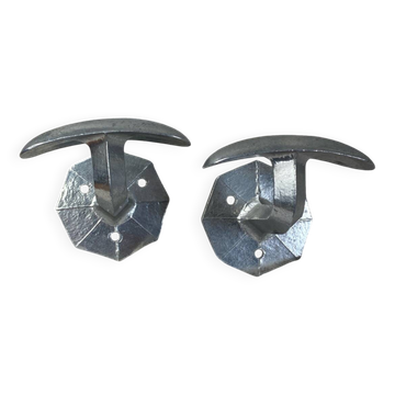Aluminum cloakroom hooks