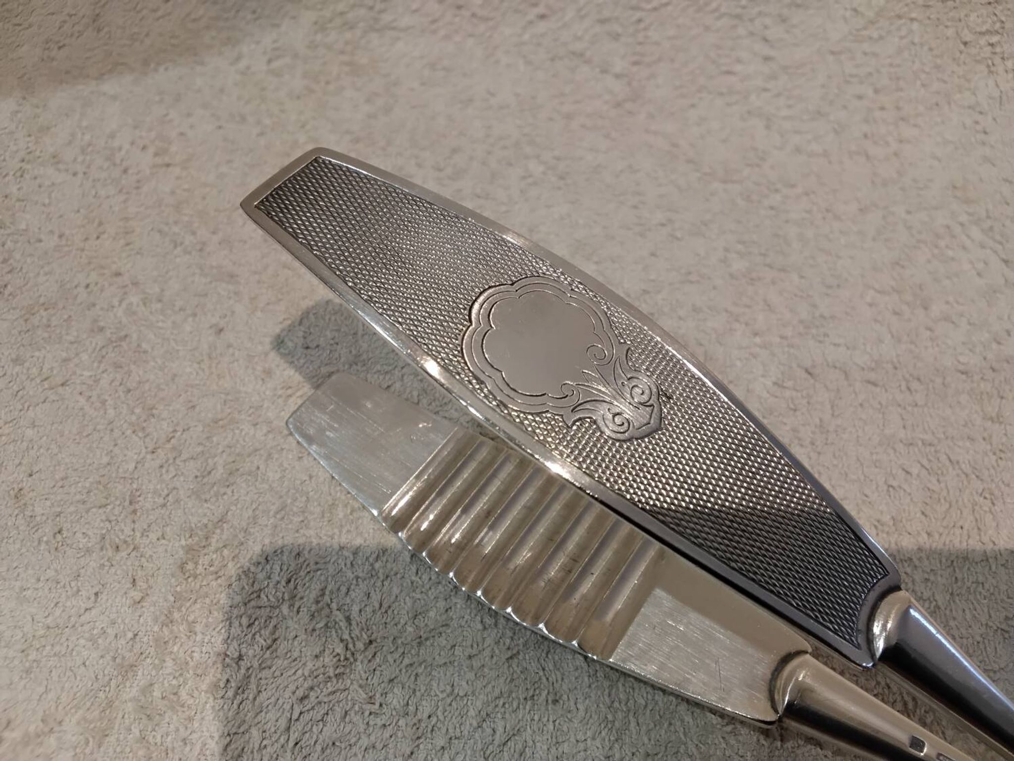 Silver-plated asparagus tongs with guilloche decoration and goldsmith Christofle