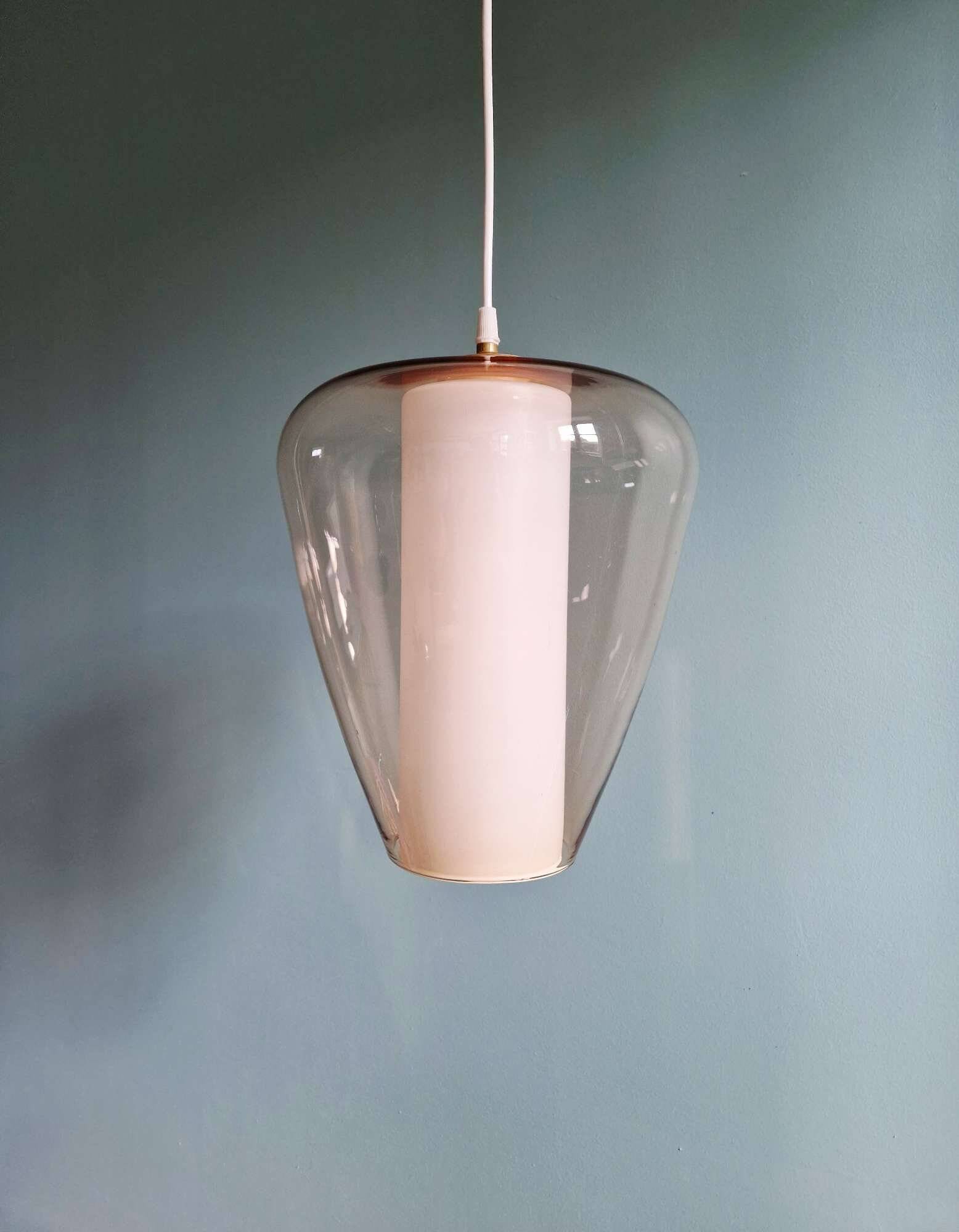 Suspension scandinave en verre satiné blanc et verre transparent rose pâle, 1960