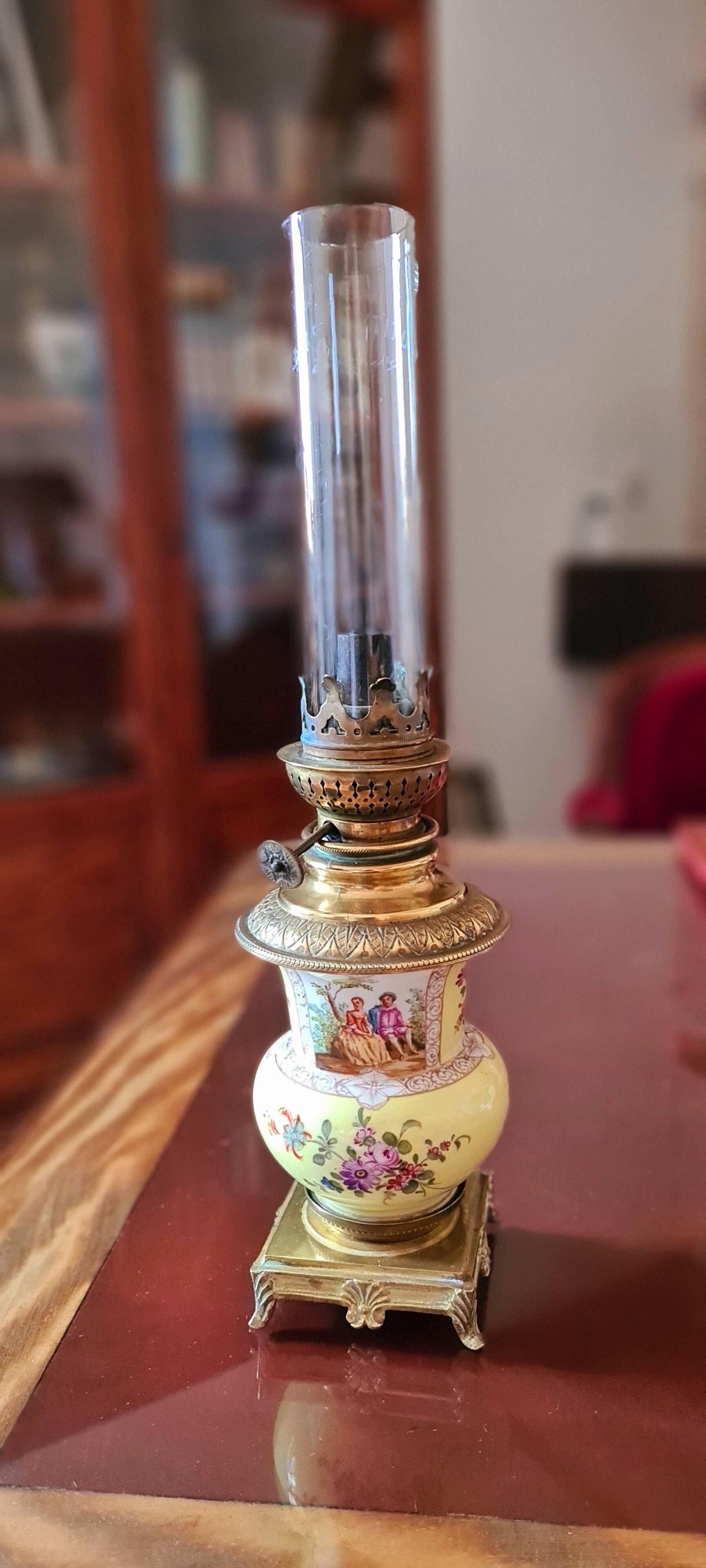 Porcelain and copper oil lamp
