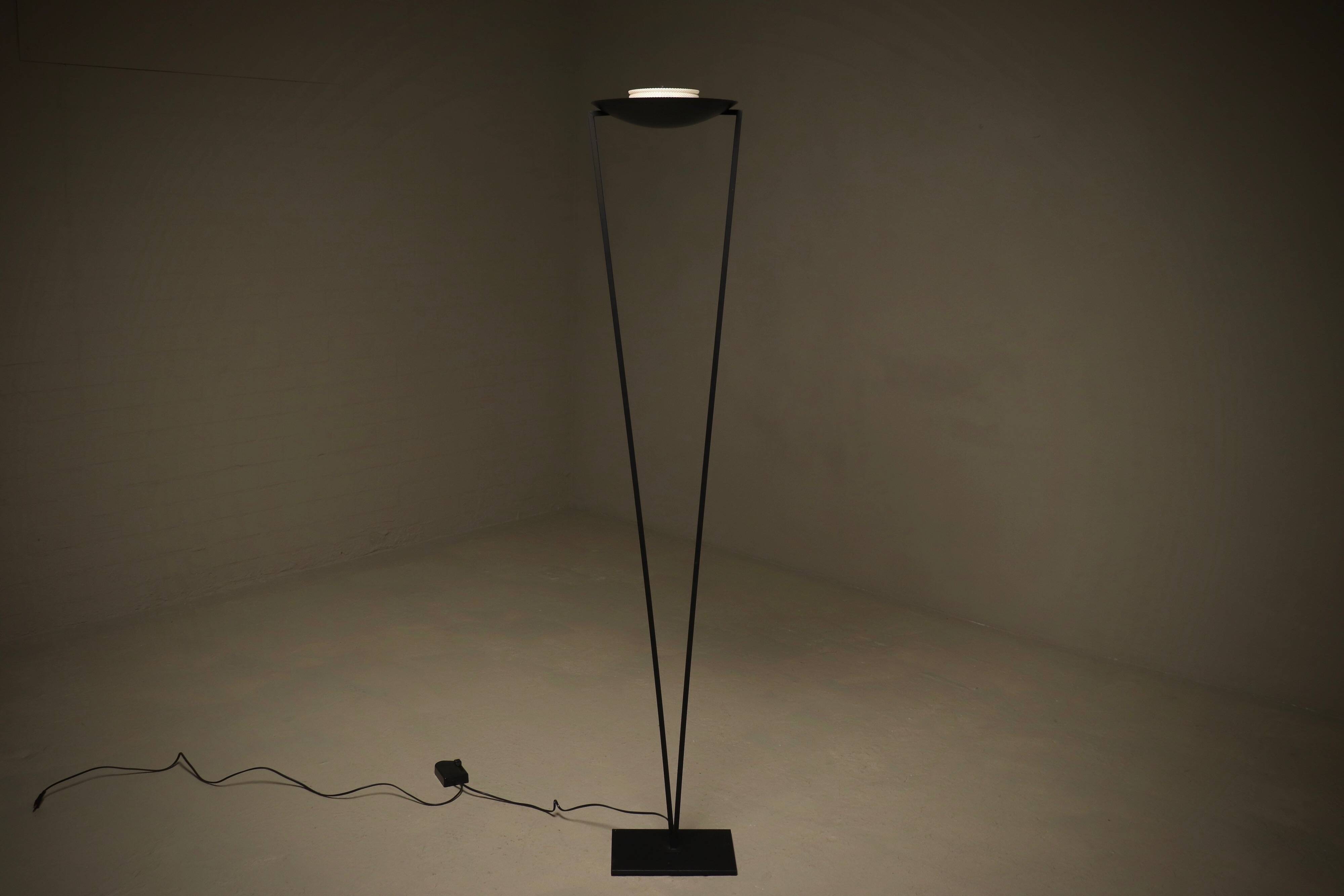 1st edition Victory floor lamp designed by Artoff for Lumen Center Italy 1980s