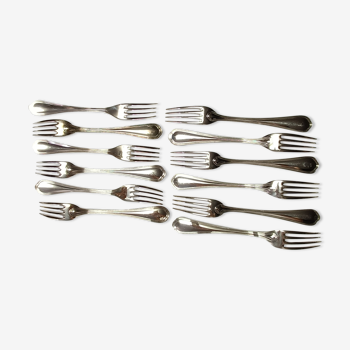 12 fourchettes de table en métal argenté de Christofle modèle "Spatours"