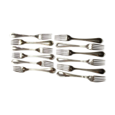 12 fourchettes de table en métal argenté de Christofle modèle "Spatours"