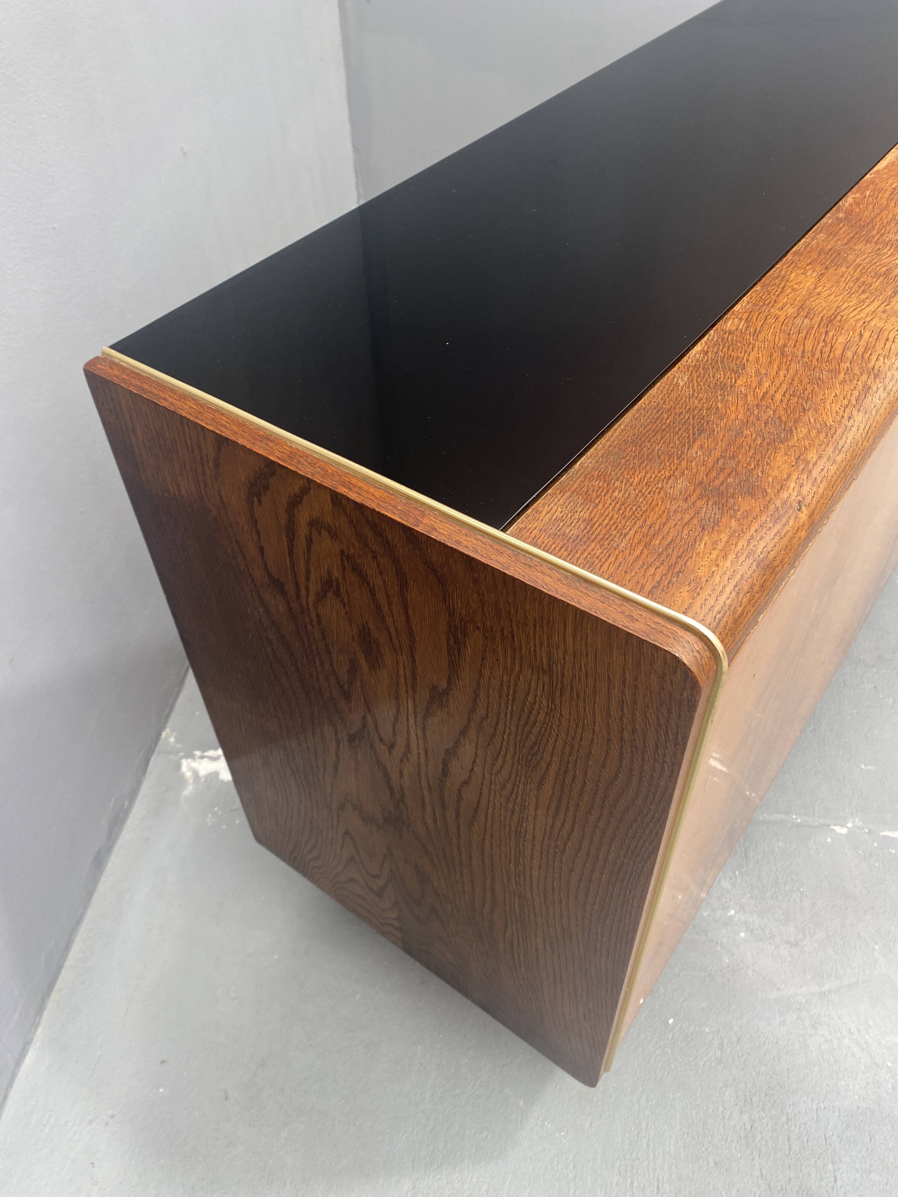 Buffet Jitona en verre opaxite, années 1960