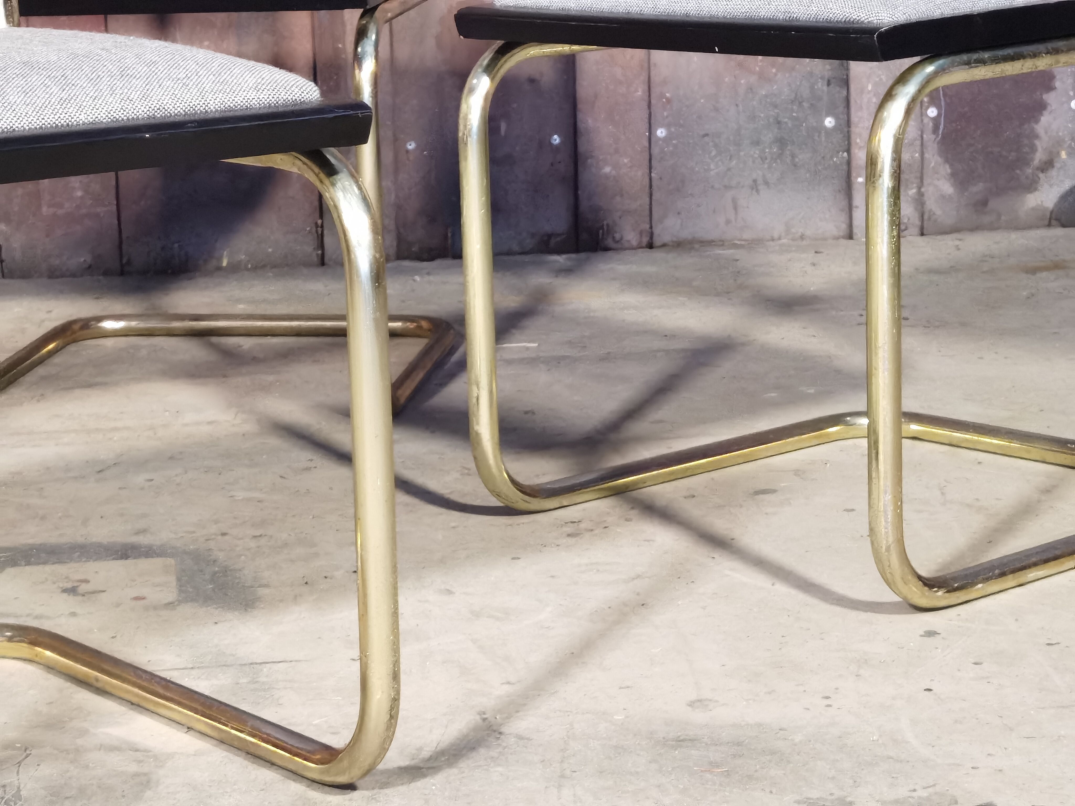 Lot de 4 chaises pied doré B32 Marcel Breuer